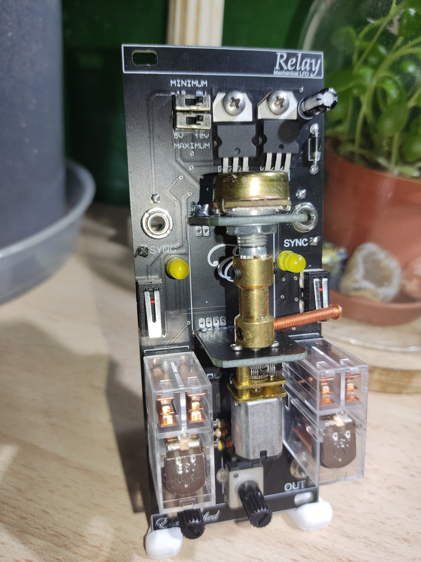 Electronified - Relay - Mechanical LFO - 3U 10HP